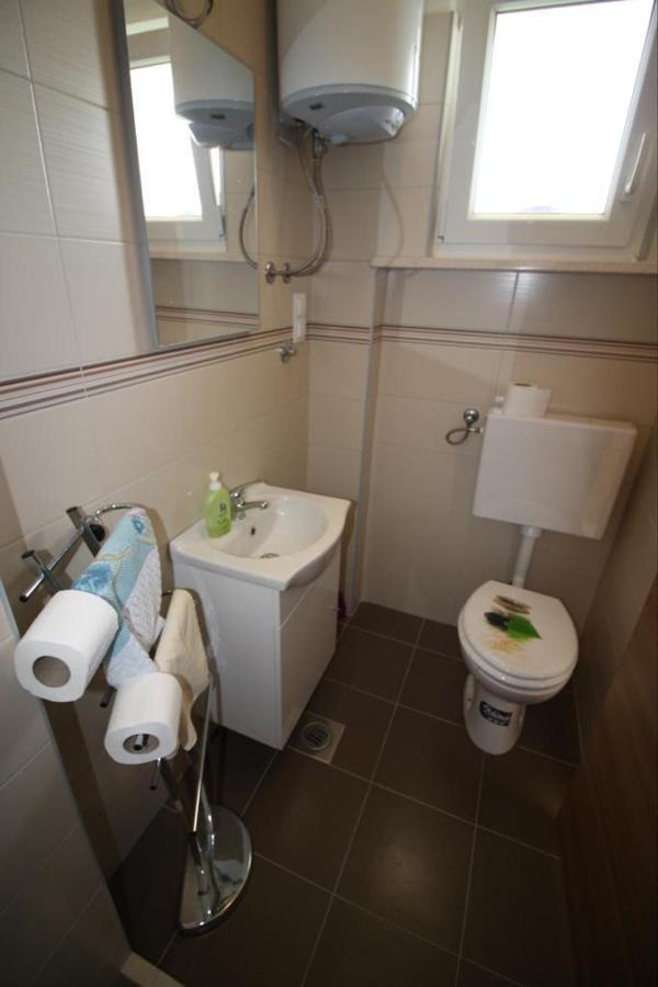Privatna Soba Gita Apartment Sumartin Exterior photo
